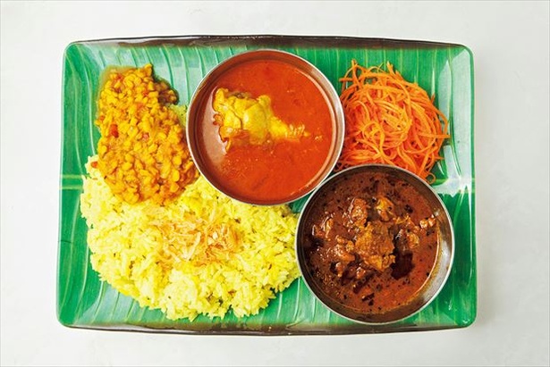 「CURRY ＆ SPICE BAR カリ～ビト」の「2種カリ～」(ランチ980円＋トッピング豆カリ～100円)