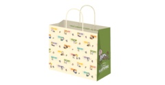 賞品のオリジナルペーパーバッグは、受賞店舗でお買い物をした人に使われる