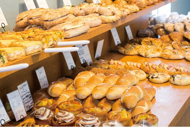 60種以上のパンがそろう「Boulangerie NOAN」