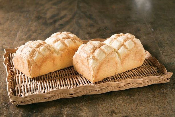 【写真を見る】「CACHETTE」のメロン食パン（1本390円）