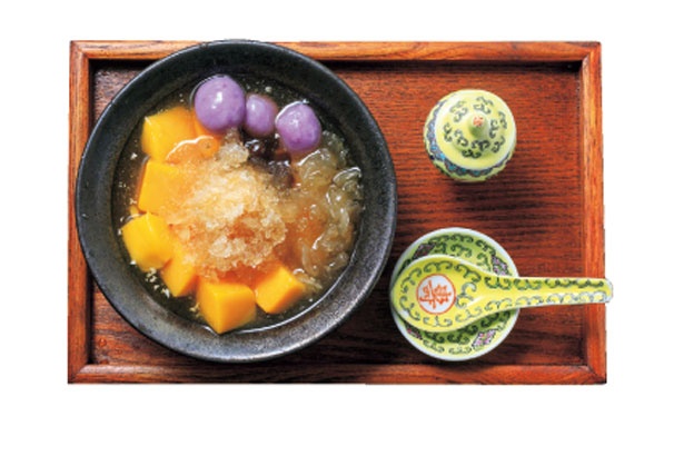 【写真を見る】村田農園よさこいマンゴー使用の「マンゴー豆花」(860円)/喜気茶論