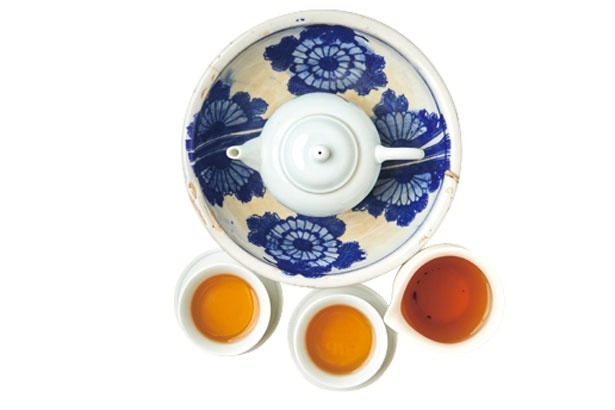 紅茶に似た芳醇な香りと美しい色の「東方美人 茶壺」(1500円)/時光舎