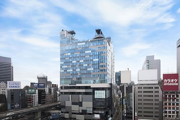 「渋谷フクラス」。17階には屋上庭園「SHIBU NIWA」を設置