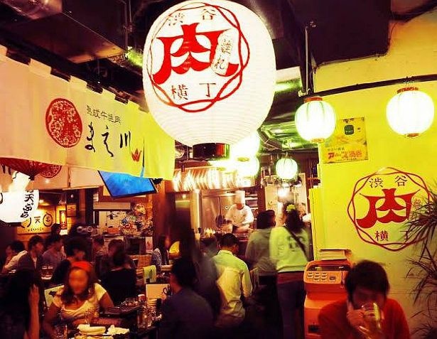 各店多彩な肉料理を提供する「渋谷肉横丁」