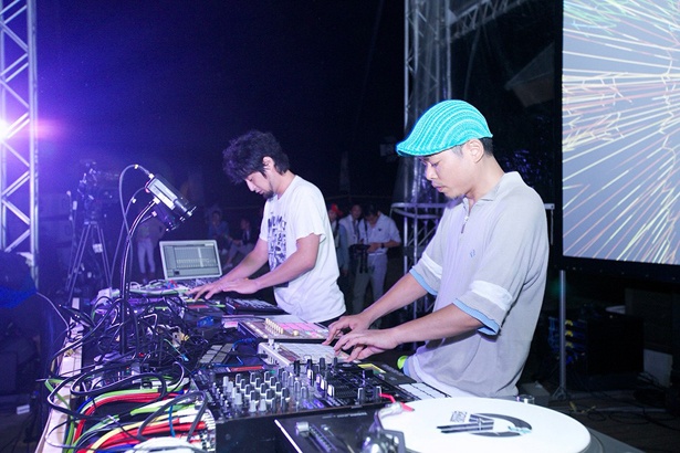 【写真を見る】会場はゴルフ場！ミュージックとアートが融合した音楽フェスが三重県で開催