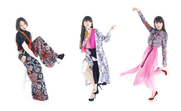 Perfume(L to R / のっち、かしゆか、あ〜ちゃん)