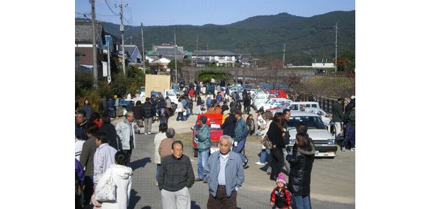 嬉野にクラシックカー100台が集結！