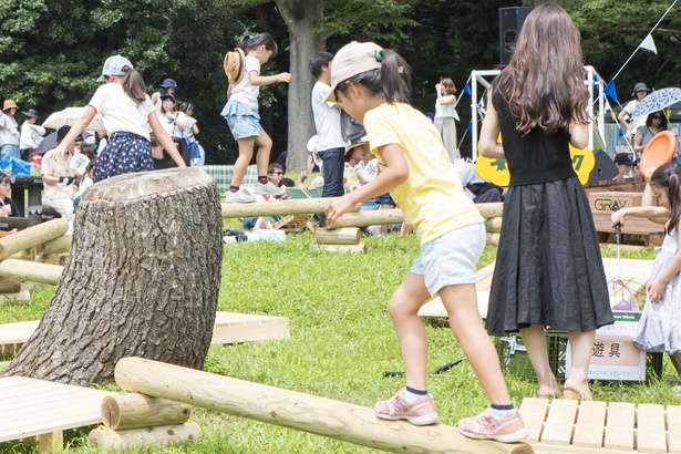 Kids Parkで遊ぶ子供たち