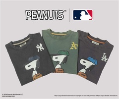 「MLB×PEANUTSコラボ BIG TEE/ユニセックス」(各7590円)