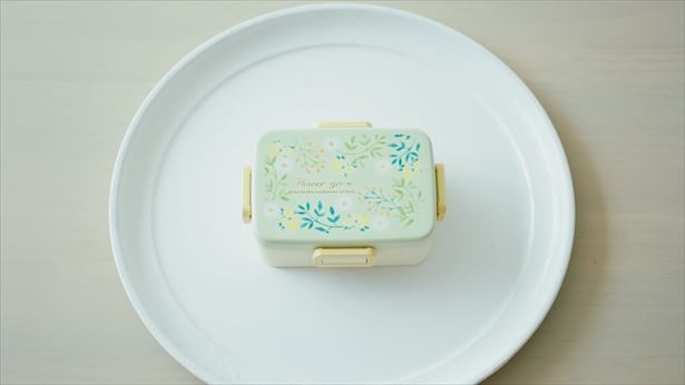 中には見覚えのあるお弁当箱が...。