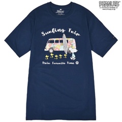  「スヌーピー Tシャツ(Surfing Trip)」(4950円/カラー：ネイビー)