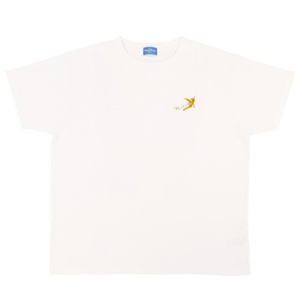 「フェアリー・ティンカーベルのビジーバギー」をテーマにしたTシャツのフロントデザイン。ティンカーベルが自由に飛んでいる姿が胸元に描かれている