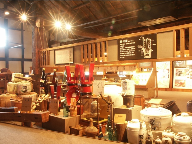 「國盛 酒の文化館」には、実際に使われていた伝統的な酒造りの道具なども展示