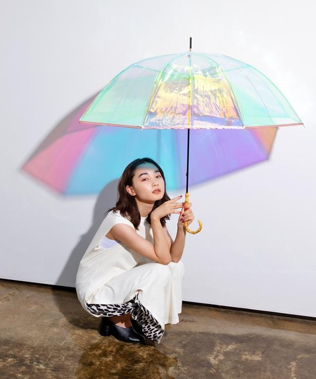 SNSでバズった「Wpc.」のシャイニーアンブレラ。気候変動の時代に再認識されるファッションアイテムとしての傘の可能性