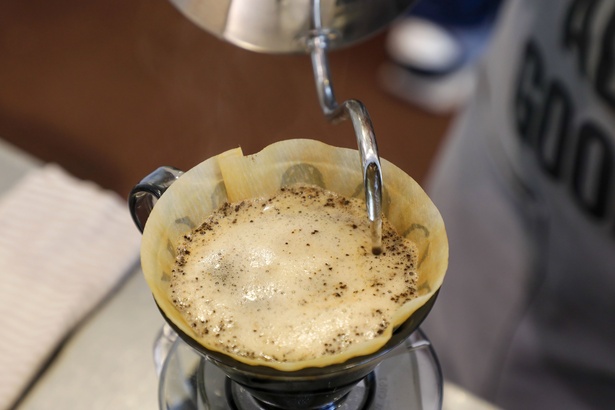 店舗ではフラワードリッパーを使用。「リブが深いため、湯を注ぐとコーヒー粉がしっかりと膨らむイメージ」と舞さん