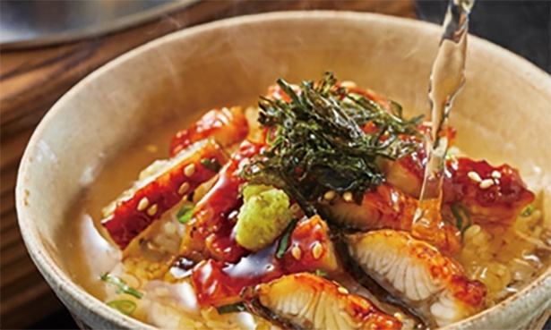 炊きたてを楽しんだあとは、薬味や特製のお出汁をかけて食べよう