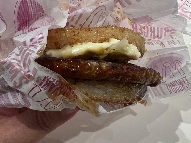 ごはんバンズとてりやきの組み合わせ