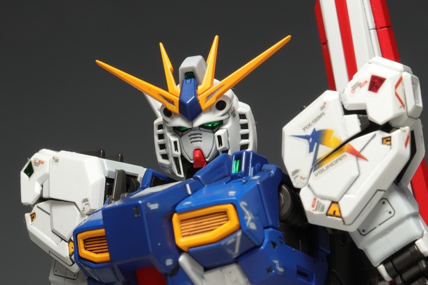 【写真を見る】RG RX-93ff νガンダム(モデラー・デンデロさん)