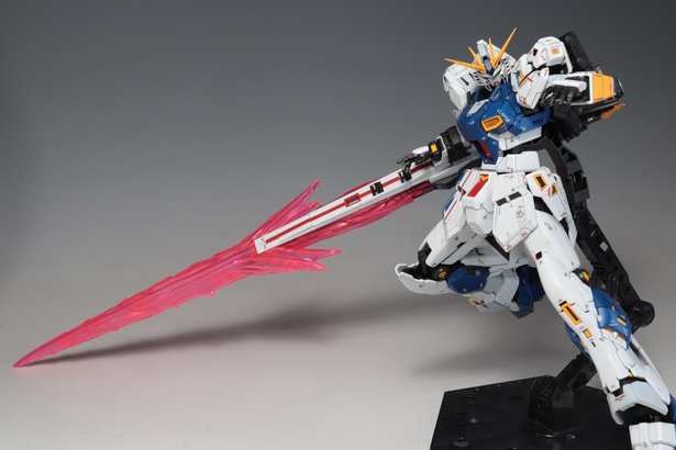 RG RX-93ff νガンダム(モデラー・デンデロさん)