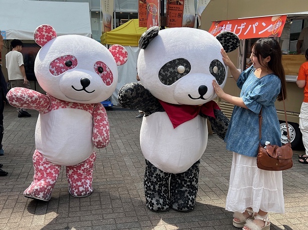 大丸・松坂屋公式キャラクター・さくらパンダとよざくらパンダも登場