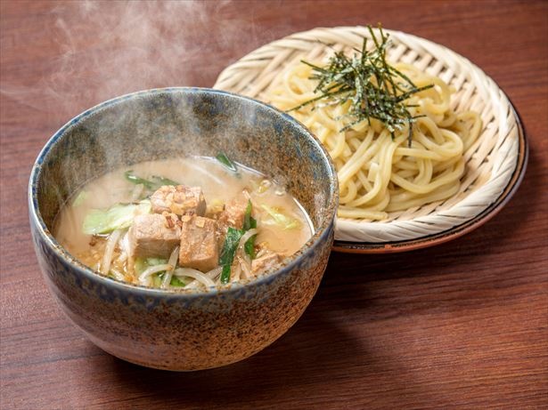 〆にも大人気のまぐろつけ麺