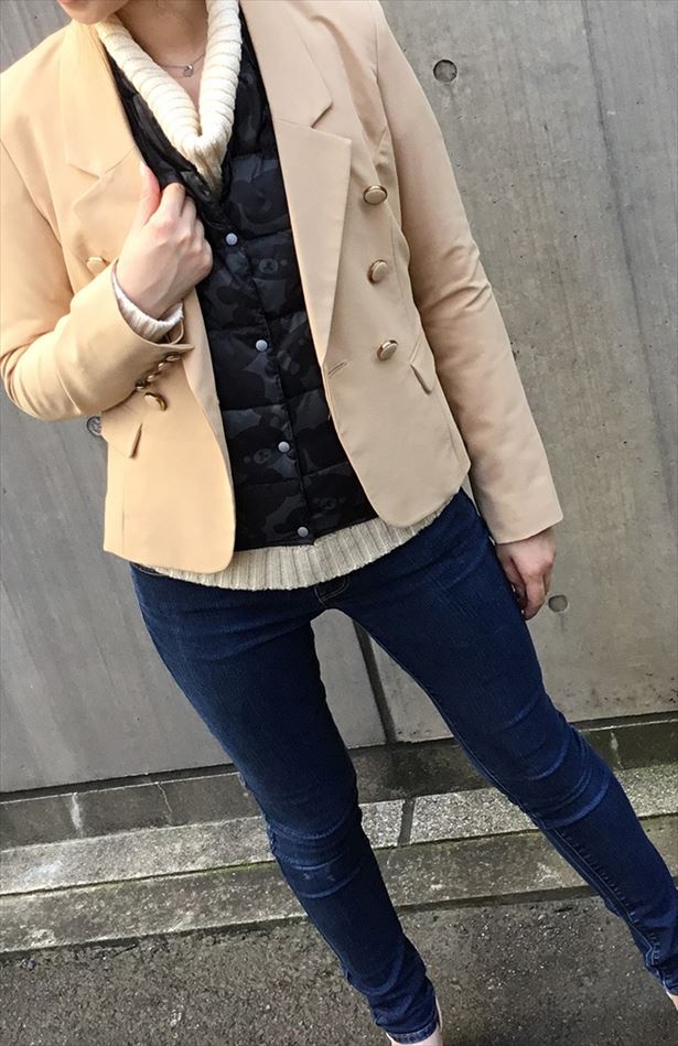 重ね着もできてアウターにも使える