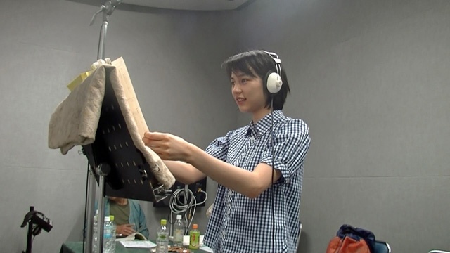 のんがアフレコですずさんを初々しく演じる(「のん、すずさんになる。」より)