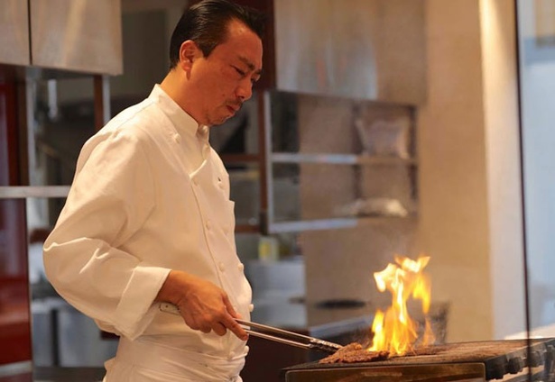 館内にある「37 Steakhouse ＆ Bar」では、料理長が惚れ込んだ沖縄琉球ロイヤルポークや地元野菜を味わえる