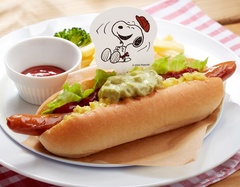 「チャーリー・ブラウンの野球観戦しながら食べたい Hotdogプレート」(1000円)
