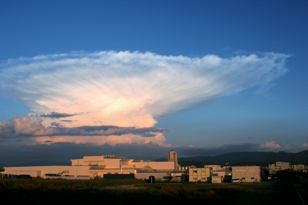 発達した積乱雲の外観。雲の高さは10キロを超えることも