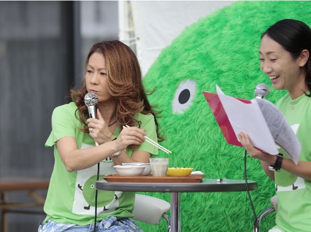 「ゴーヤの粉かけ」について「おいしい！これならお子さんも食べれますね！」と絶賛していた大黒