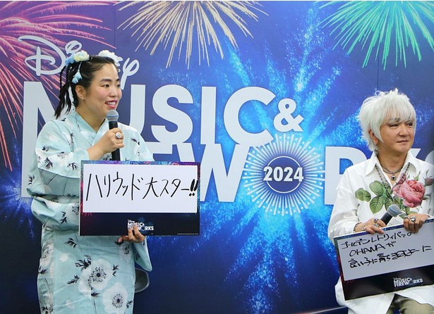 会見では「今年ふたりが打ち上げたい夢」を発表。「12月30日に渡米して、年内の残り2日間でハリウッド大スターになる！」とゆりやんレトリィバァさん