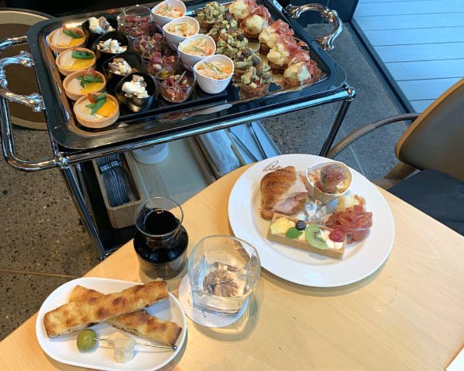 お酒と小皿料理を楽しむ！スタバ「ロースタリー 東京」の夏のアペリティーボ体験