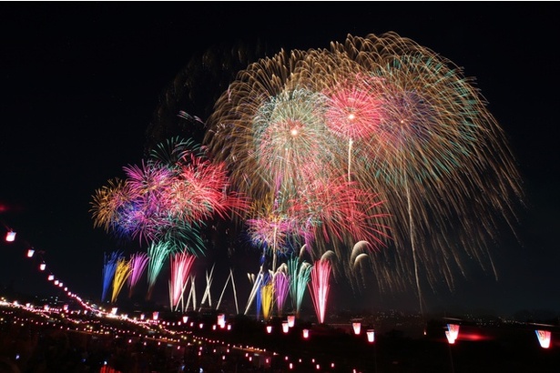 「いたばし花火大会」は8月3日(土)に東京都板橋区の荒川河川敷で開催される