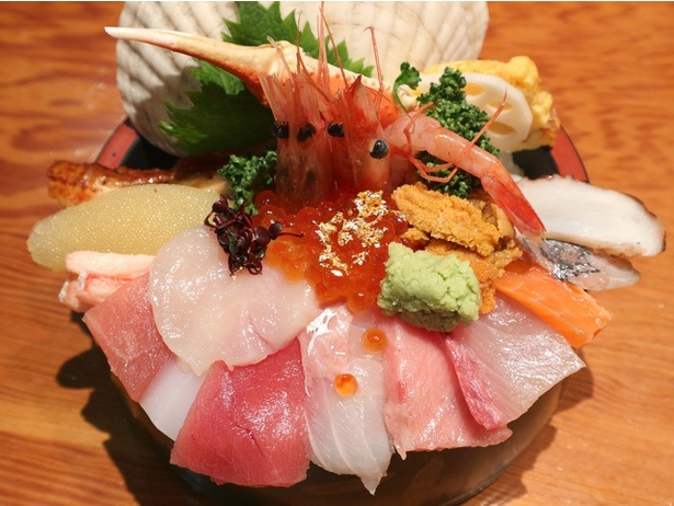 近江町市場の海鮮丼は一度は食べておきたいひと品