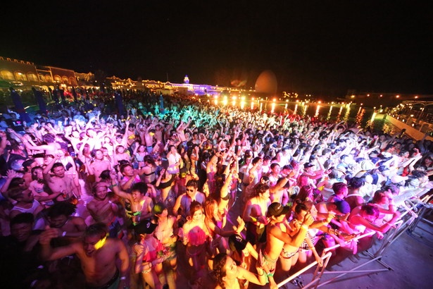 7月に3000人が熱狂した「STARLIGHT POOL PARTY supported by the emporium」の追加開催