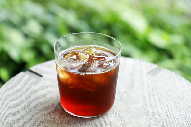 【写真】コロンビア ウォッシュドの豆で淹れてもらったアイスコーヒー(530円〜)