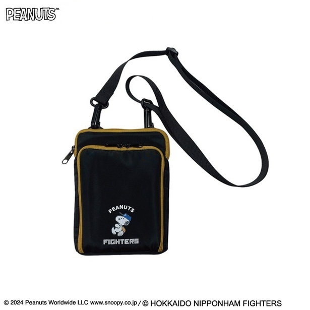 「ショルダーバッグ(PEANUTS×北海道日本ハムファイターズ)」(2420円)