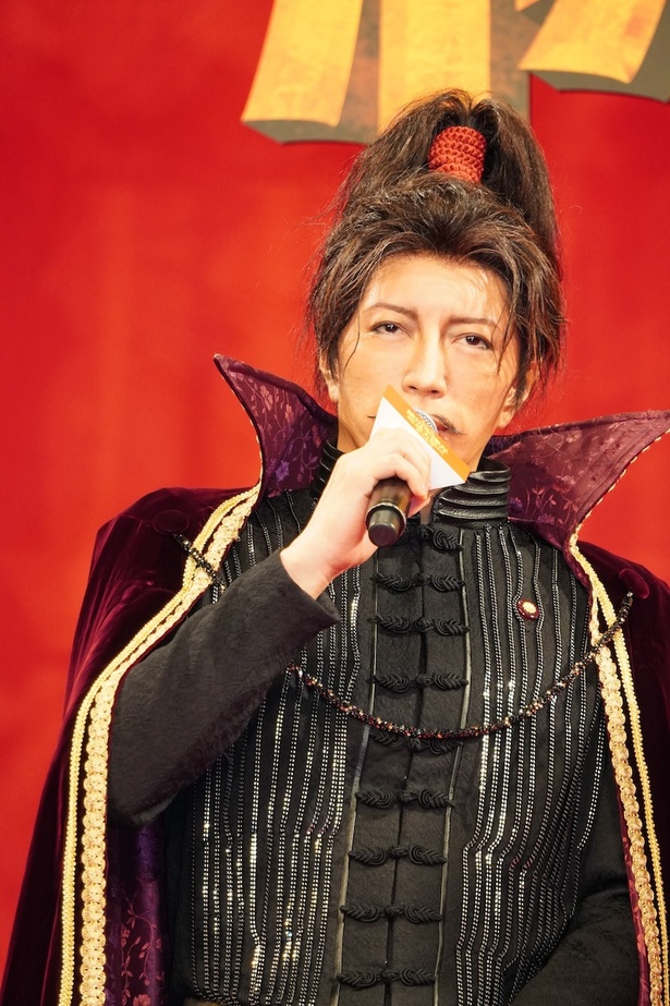 織田信長役のGACKT