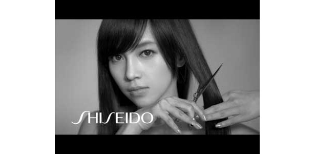 【CM画像＆メイキング】ICONIQのロングヘアー姿