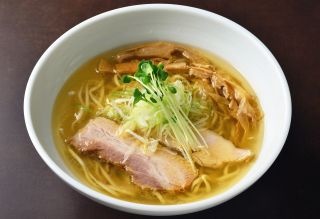 【埼玉・加須】輝く黄金のスープ！修業先の名に恥じぬ淡麗塩ラーメン