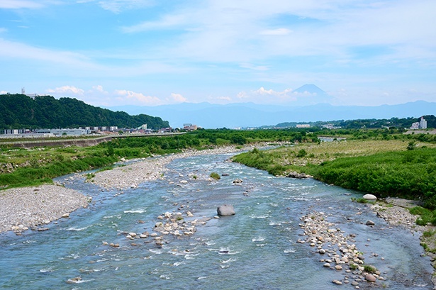 市内を流れる釜無川で渓流釣りをしよう