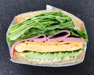 大きな口でほおばりたい！インスタ映えも確実なサンドイッチが食べられる「Park South Sandwich」が広島にオープン