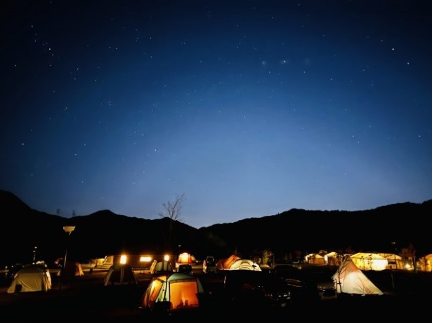 夏よりも日暮れが早くなるため、星空も美しい