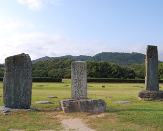 【福岡観光ガイド】九州全土を治めた役所・大宰府の歴史を今に伝える ｢大宰府政庁跡｣