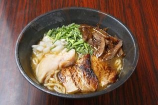 【埼玉・南古谷】鶏油に“鶏醤油”も！鶏白湯に磨きをかけて再出発