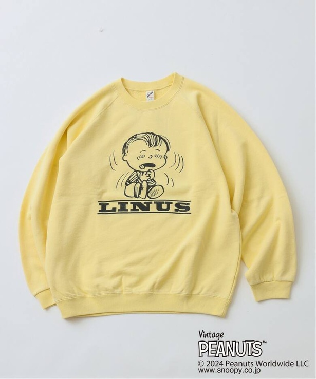 「PEANUTS×SPORTS WEAR by relume 別注 クルーネックスウェット(マスタード)」(1万2100円)