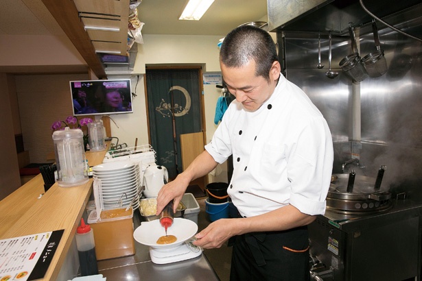 「芝麻醤はもちろん、ラー油も自家製です」と語るのは、「麺屋 清星」の店主の荒川賢二さん