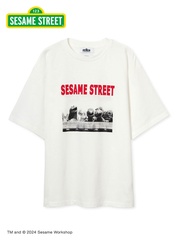 「SESAME STREET キャラクターフォトTシャツ(ホワイト)」(5280円)