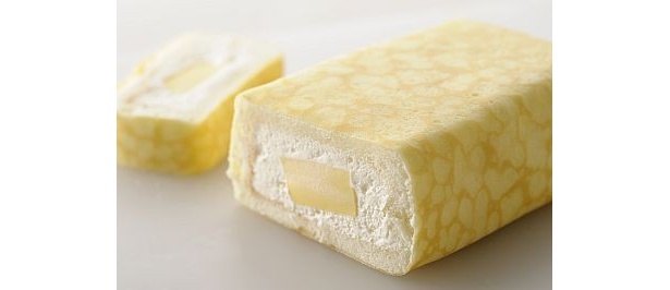 ｢玉子焼スイーツ｣(1500円)は、中心部になめらかなカスタードプリン、その周りに生クリームとスポンジ。クレープ生地のこげめで玉子焼き感を表現
